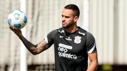 Renato Augusto perto de entrar em campo com o manto Alvinegro – Foto: Rodrigo Coca – Agência Corinthians
