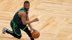 Kemba Walker com a camisa do Boston Celtics (Getty Images)