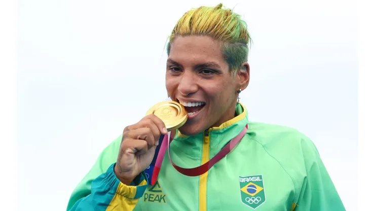 Ana Marcela foi a primeira mulher brasileira a conquistar o ouro na natação (Foto: Getty Images)