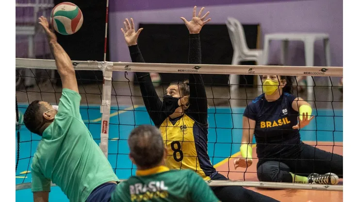 Na foto, Luiza, da Seleção brasileira de vôlei sentado. (Foto: Divulgação/Flickr Comitê Paralímpico Brasileiro)