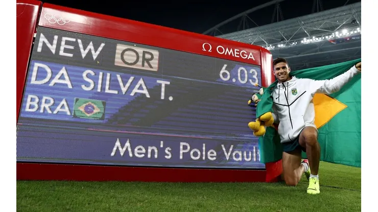 Thiago Braz após se tornar recordista olímpico no Rio 2016