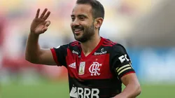 Camisa 7 marcou um dos três gols do Flamengo sobre o Corinthians (Foto: Getty Images)