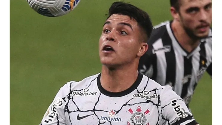 Roni: em alta com camisa do Timão (Foto: Ettore Chiereguini/AGIF)