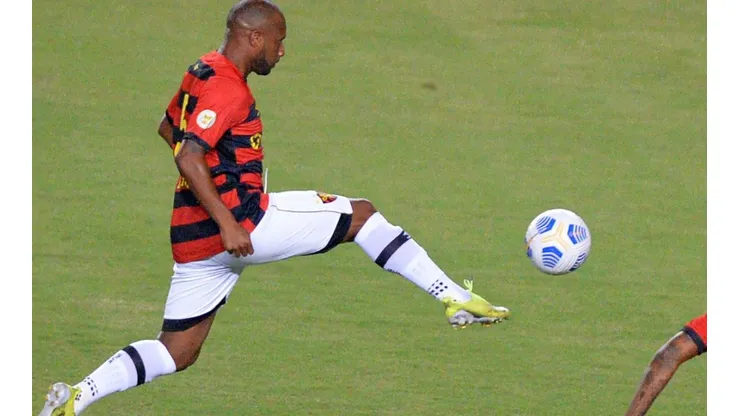 Ronaldo: voltou ao time titular contra o Bahia (Foto: Walmir Cirne/AGIF)