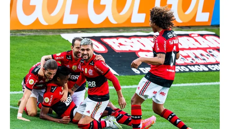 Corinthians 0 x 3 Flamengo: Confira os gols do primeiro tempo. (Foto: Marcello Zambrana/AGIF)