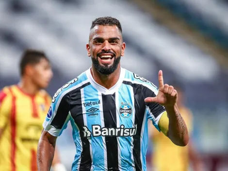 Assessoria de Maicon nega que jogador tenha perdido espaço com Felipão