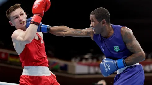 Wanderson, durante a luta com o oponente bielorusso. (Foto: Getty Images)