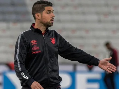 António confirma estratégia do Athletico para volta com Atlético-GO