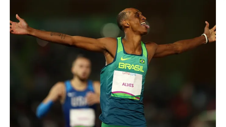 Alison dos Santos se classifica para a semifinal dos 400m com barreiras (Foto: Getty Images)