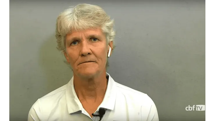 Pia Sundhage concedeu entrevista coletiva nesta quinta-feira (Foto: Reprodução)
