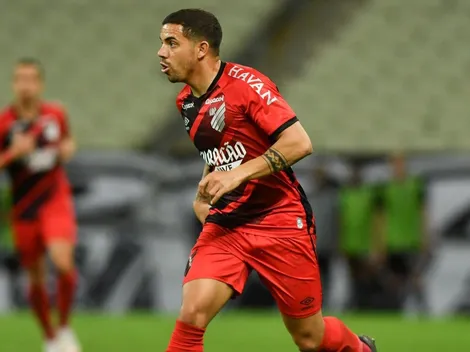 Terans expõe surpresa com estratégia de António Oliveira no Athletico