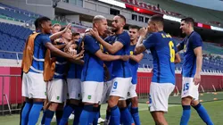 Jogadores comemoram um dos gols da Seleção, durante partida contra a Arábia Saudita (Getty Images)