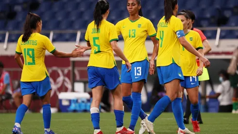 Jogadoras do futebol feminino comemoram a vitória sob a Zâmbia (Getty Images)