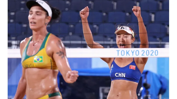 Ágatha e Duda ocupam a terceira colocação do Grupo C e igualam pontos com dupla canadense | Crédito: Getty Images