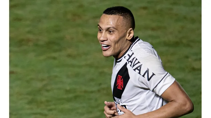 Léo Jabá fez um gol na goleada sobre o Guarani, mas participou dos outros três – Foto: Jorge Rodrigues/AGIF