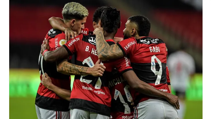 Flamengo tem sequência de 14 gols marcados em três jogos e iguala marca após 21 anos. (Foto: Thiago Ribeiro/AGIF)