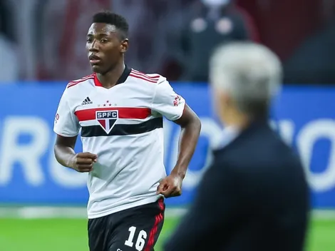 Léo chama a responsa em entrevista