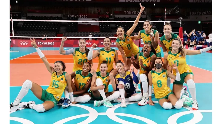 Seleção brasileira de vôlei comemora vitória por 3×0 contra a Coreia do Sul (Foto: Getty Images)