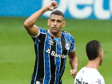 Pássaro expõe admiração por Diego Souza e Lisca faz convite a atacante