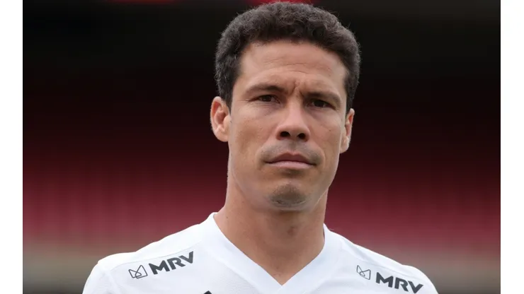 Hernanes: lamentou a mentalidade dos jovens da base (Foto: Marcello Zambrana/AGIF)