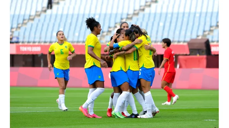 As comandadas de Pia Sundhage, durante o duelo com a China, na primeira rodada da fase de grupos. (Foto: Getty Images)