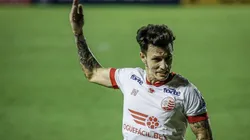 Jean Carlos em ação pelo Náutico – Foto: Paulo Paiva/AGIF