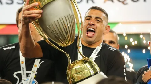 Diego não vive grande fase, mas ainda é titular absoluto. (Foto: Pedro H. Tesch/AGIF)