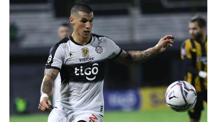 Alan Benítez tem passagem pelo Olímpia