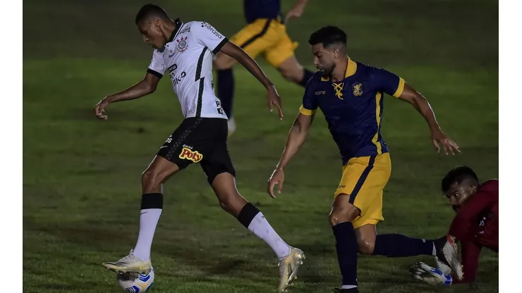 Varanda: disputou 10 jogos e fez um gol como profissional (Foto: Jhony Pinho/AGIF)