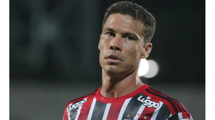 Hernanes: livre no mercado da bola (Foto: Marcello Zambrana/AGIF)