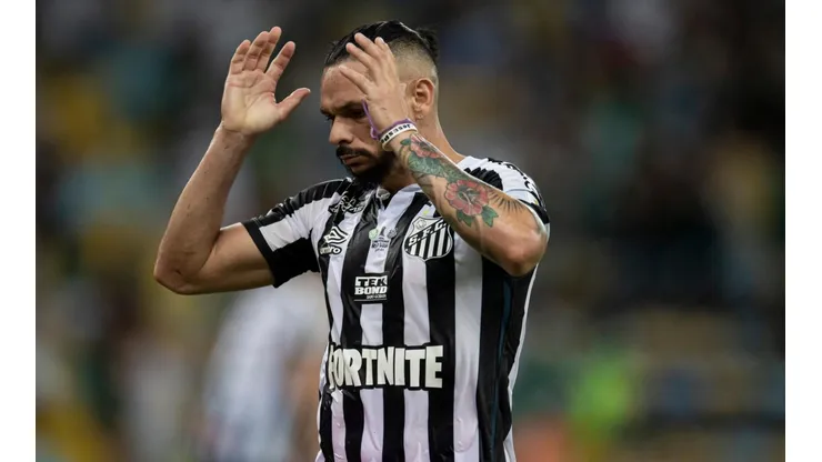 Criticado pela torcida, Pará desabafa na web; Declaração chama atenção dos santistas