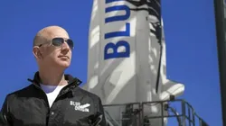 Jeff Bezos completou viagem ao espaço na companhia fundada por ele em 2000