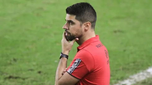 António Oliveira: treinador português não vinha utilizando jovem (Foto: Fernanda Luz/AGIF)