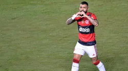 Gabi: “Eu amo o Flamengo. É muito bom jogar no Flamengo!”. (Foto: Walmir Cirne/AGIF)