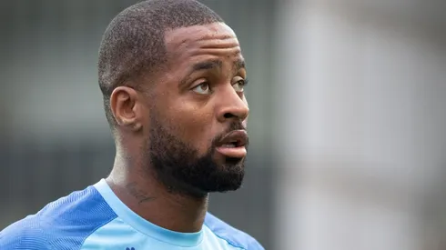 O zagueiro sofreu com inúmeras lesões. (Foto: Marcelo Alvarenga/AGIF)