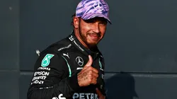 Lewis Hamilton, na chegada a um dos treinos livres (Foto: Getty Images)