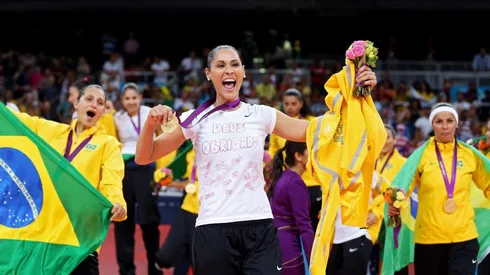 Seleção feminina de vôlei, ao se sagrar campeã diante dos Estados Unidos, nos Jogos de Londres. (Foto: Getty Images)