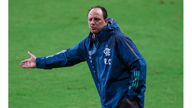 Rogério Ceni quando esteve no Mengo não quis saber do jogador formado na base Rubro-Negra – Foto: Fernando Alves/AGIF