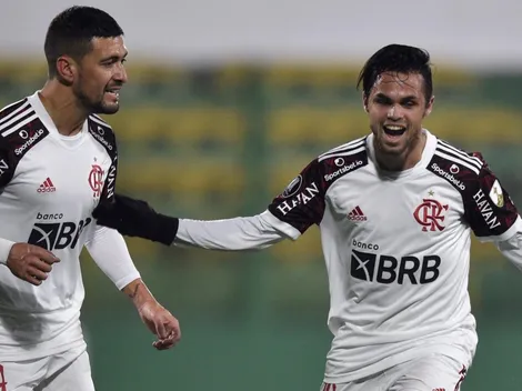 Michael chuta de fora da área e conta com desvio para abrir o placar para o Flamengo; confira o gol