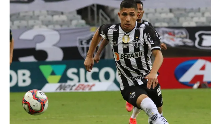 Galo está em busca de reposição para Savarino (Foto: Fernando Moreno/AGIF)