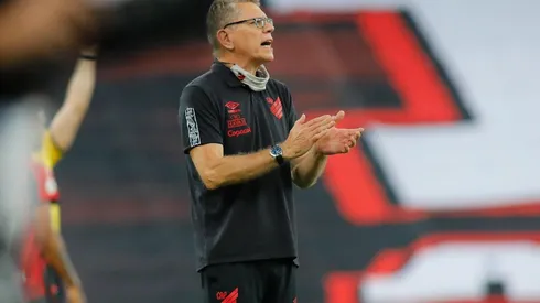 Autuori: projetou trocas na equipe contra Ceará (Foto: José Tramontin/athletico.com.br/Divulgação)