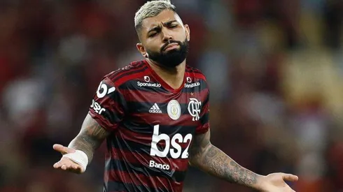 Após vidente prever queda de avião do Fla com Gabigol, atacante posta um vídeo nas redes sociais tirando onda no retorno da delegação ao Rio de Janeiro. (Foto: