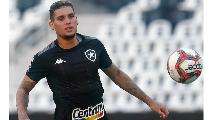 Navarro: futuro indefinido no Glorioso (Foto: Vitor Silva/Botafogo/Divulgação)