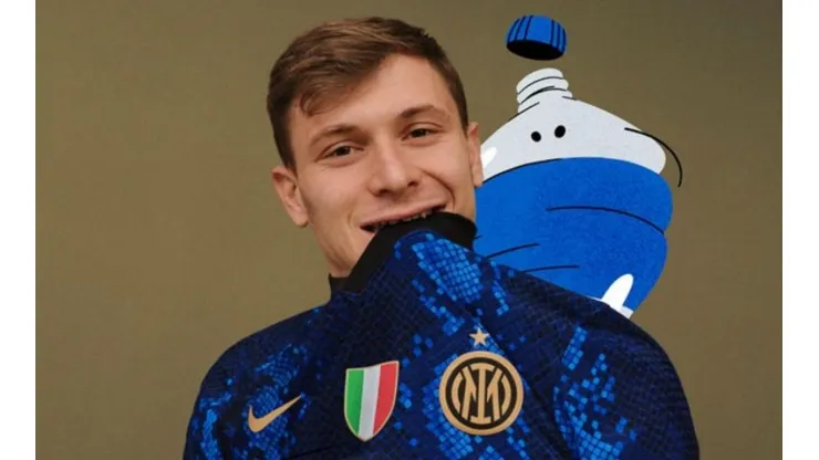 Nova camisa da Inter de Milão para a temporada 2021/2022 é lançada nesta terça-feira (13). (Foto: Reprodução)