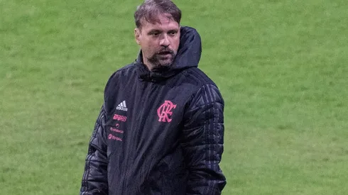 Maurício Souza entra no leque de opções estudadas pelo Bota