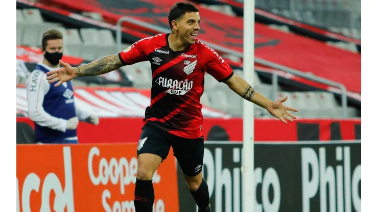 Terans: ainda não completou uma partida pelo Furacão (Foto: Divulgação/Athletico)
