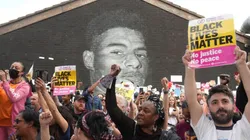 Após insultos racistas nas redes sociais a jogadores ingleses por perda do título da Eurocopa, um homem é preso. (Foto: Getty Images)