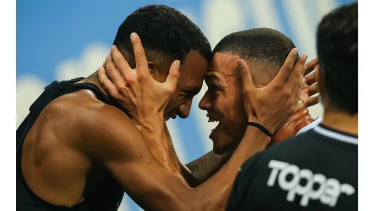 Darlan ganhará uma nova chance na ausência de Matheus Henrique. (Foto: Pedro H. Tesch/AGIF)