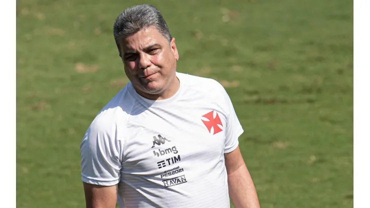 Marcelo Cabo, treinador do Vasco (Foto: Jorge Rodrigues/AGIF)
