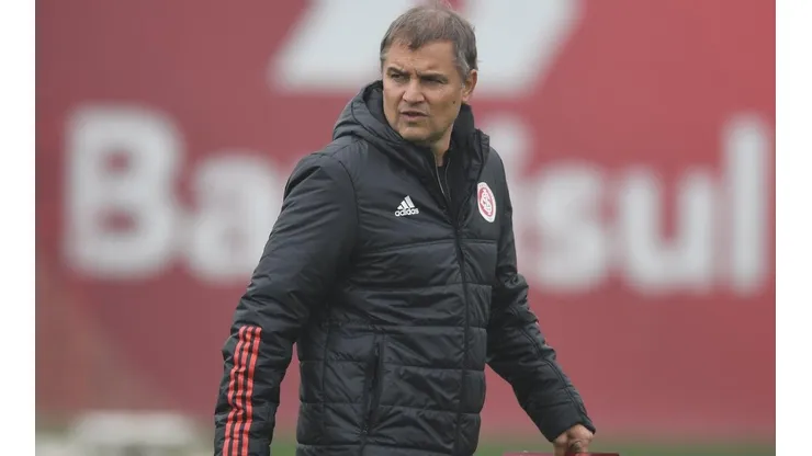 Diego Aguirre: quer reforço para o ataque (Foto: Ricardo Duarte/Internacional/Divulgação)